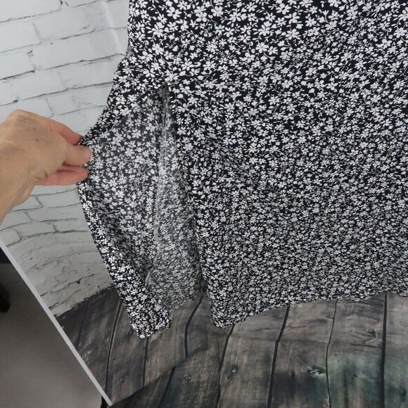 SHEIN BLACK & WHITE FLORAL MAXI SKIRT WITH SIDE SLIT SIZE MEDIUM - Picture 7 of 7